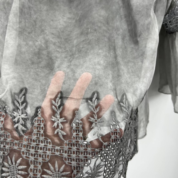 Coco & Carmen Light Gray Bell Sleeve Boho Lagen Look Blouse NEW small/ medium - Picture 9 of 10